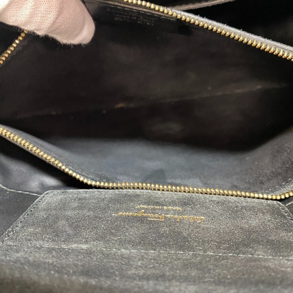 Salvatore Ferragamo quilted chain handbag, Gancini black, for women - Picture 11 of 15